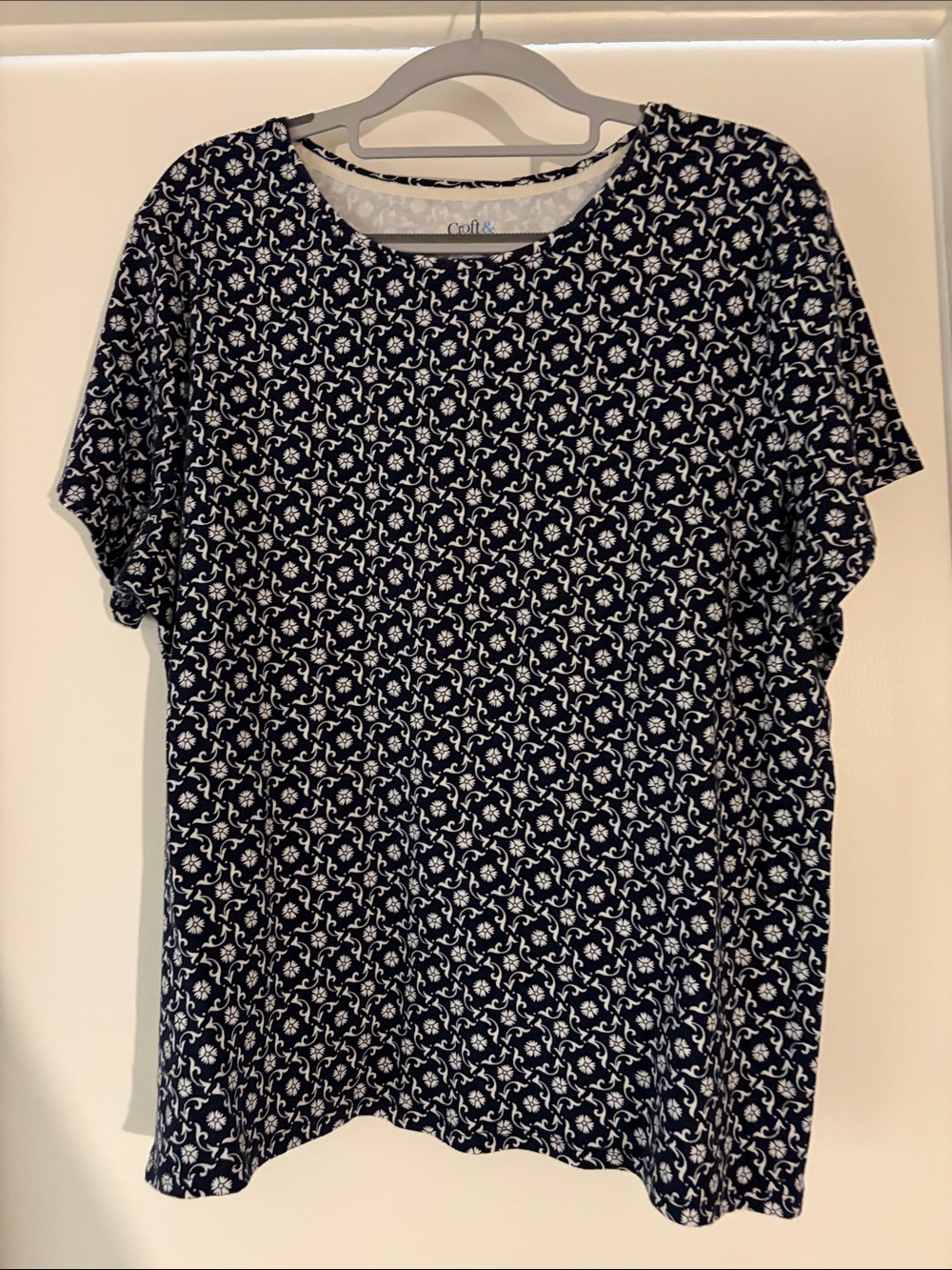 croft & barrow Navy and White Floral Short-Sleeve Tee